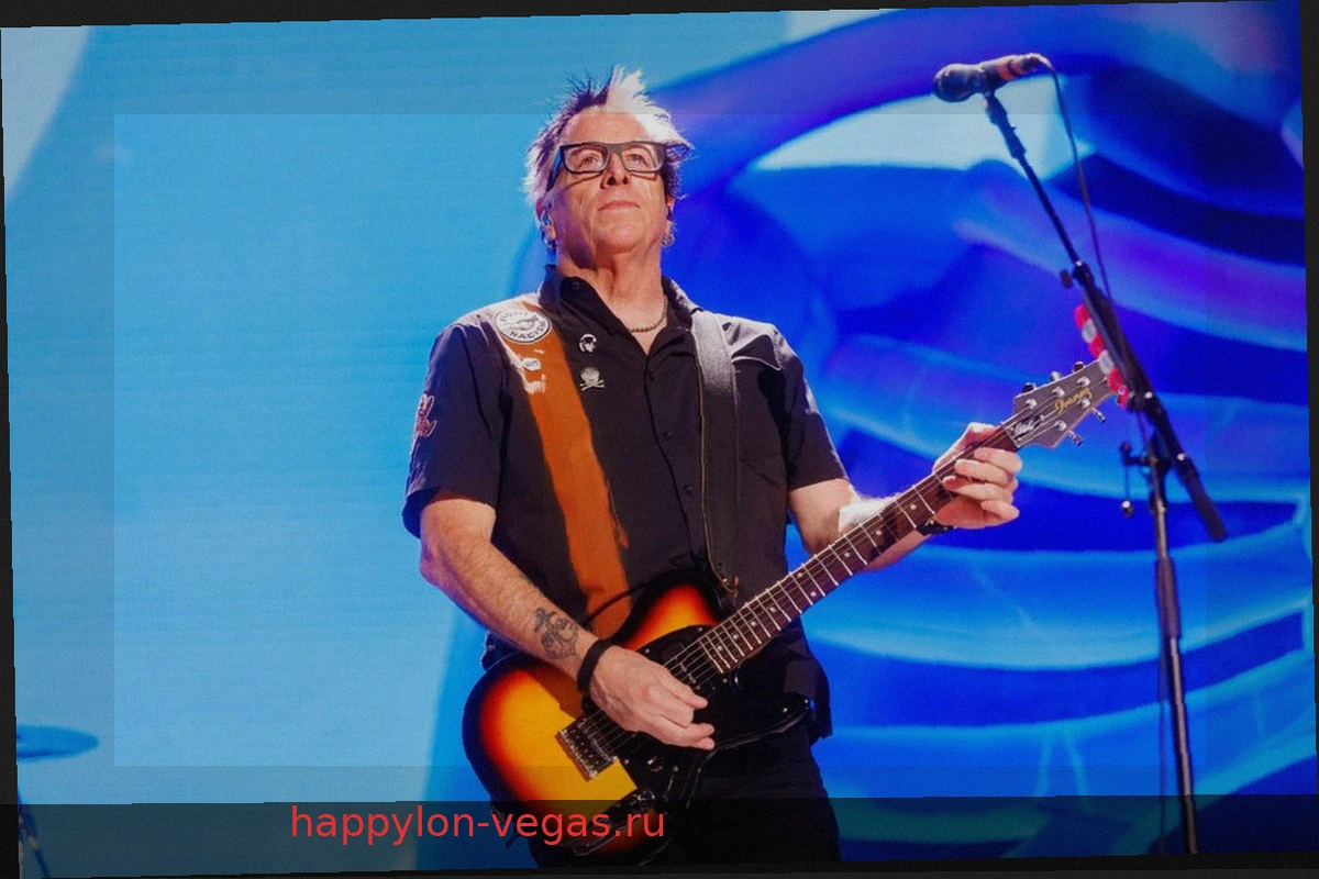 Гитарист The Offspring Нудлс временно уходит со сцены из-за серьезной проблемы со здоровьем