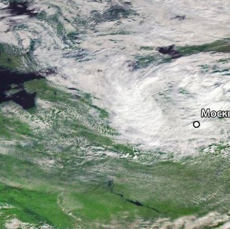 Циклон «Корнелиус»: осенняя погода в конце июня в Москве