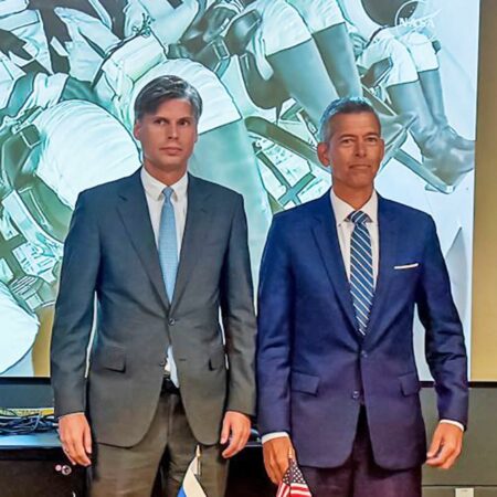 НАСА: Сотрудничество России и США Критически Важно для Вывода МКС