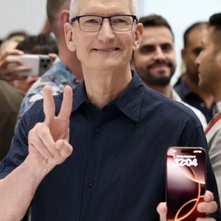 Apple и ИИ: Тим Кук видит в искусственном интеллекте будущее, сравнимое с iPhone