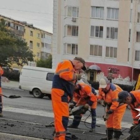 Подрядчики в Екатеринбурге закатали трамвайные пути в асфальт