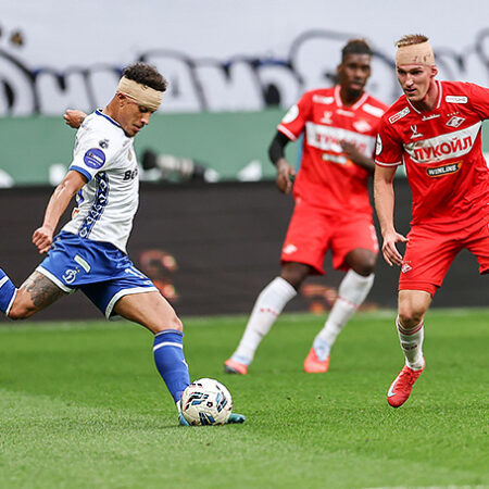 Центральное дерби «Динамо» и «Спартака» завершилось ничьей 2:2