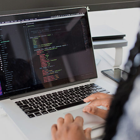 Китай начинает выдавать новый тип виз для технических специалистов