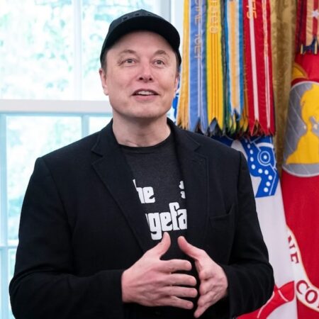 Илон Маск вошел в историю: его состояние превысило полтриллиона долларов