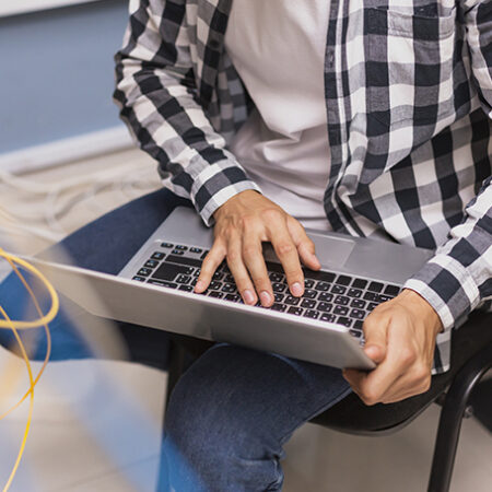 Перебои с мобильным интернетом в российских регионах сохраняются, несмотря на «белый список»