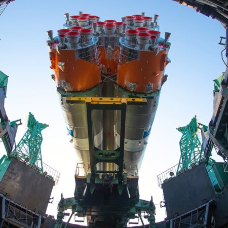 «Роскосмос» успешно провел наземные огневые испытания первой ступени новой ракеты «Союз-5»
