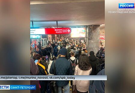 Сбой в работе петербургского метрополитена: остановка движения на первой линии