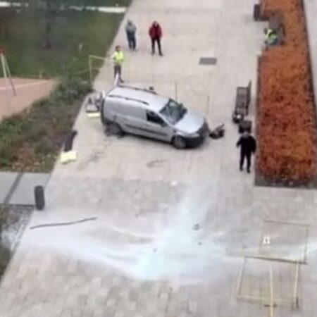 В Москве с 50-го этажа рухнуло окно, едва не став причиной трагедии