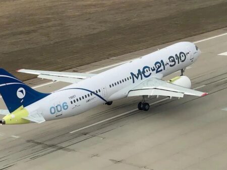 Взлет импортозамещенного лайнера МС-21 сняли на видео