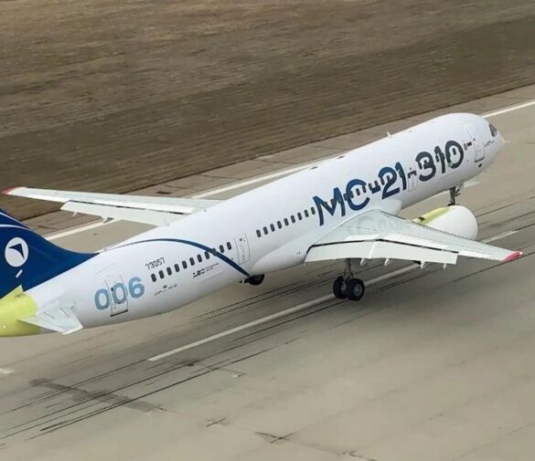 Взлет импортозамещенного лайнера МС-21 сняли на видео