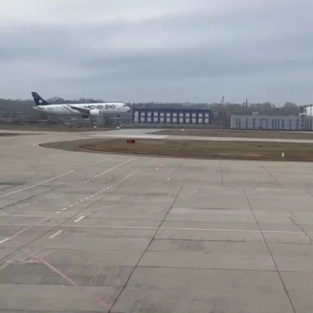 Успешное завершение испытательного полета самолета МС-21 в Иркутске