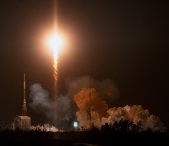 Успешный старт ракеты «Союз-2.1б» с 52 космическими аппаратами