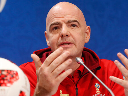 Глава Международной федерации футбола снова выступил за возврат российских спортсменов