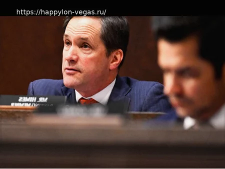 Ведущий демократ призывает сохранить широкие полномочия по слежке