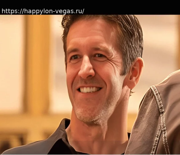 Тим Кук покидает пост CEO Apple: Джон Тернус станет новым руководителем